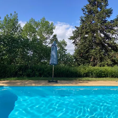 Dom wakacyjny De Charme Avec Grand Jardin & Piscine *