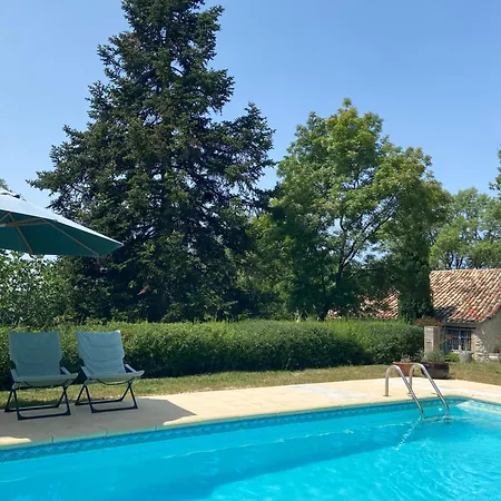 Dom wakacyjny De Charme Avec Grand Jardin & Piscine Touffailles
