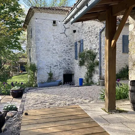 Dom wakacyjny De Charme Avec Grand Jardin & Piscine *
